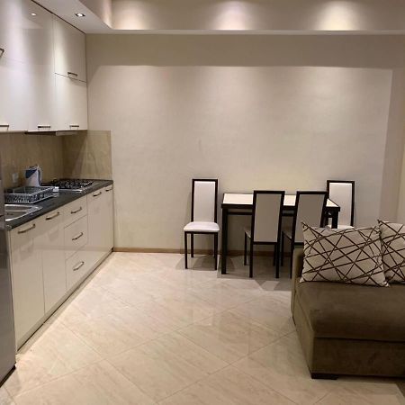 Apartment Three Bedroom In Saburtalo Tbilisi Exterior photo