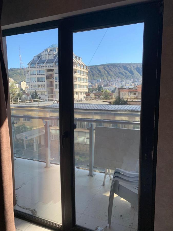 Apartment Three Bedroom In Saburtalo Tbilisi Exterior photo